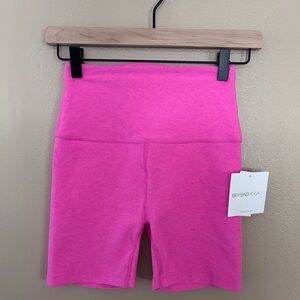 NWT Beyond Yoga Spacedye Keep Pace 5" Short in Hot Pink PKHHT Size S NEW #SD5111